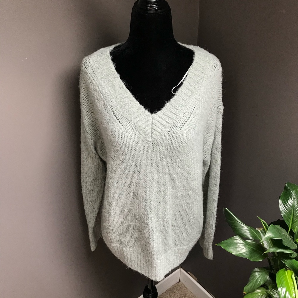 NWT En Thread Women’s Small Knitted V-neck Sweater